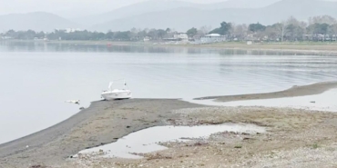 İznik Gölü’nde 200 Metrelik Çekilme Su Kaybı İçin Şeffaf Yönetim Çağrısı 4 iznik-golunde-200-metrelik-cekilme-su-kaybi-icin-seffaf-yonetim-cagrisi-nh7j1Cc9.jpg