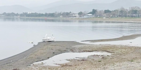 İznik Gölü’nde 200 Metrelik Çekilme Su Kaybı İçin Şeffaf Yönetim Çağrısı