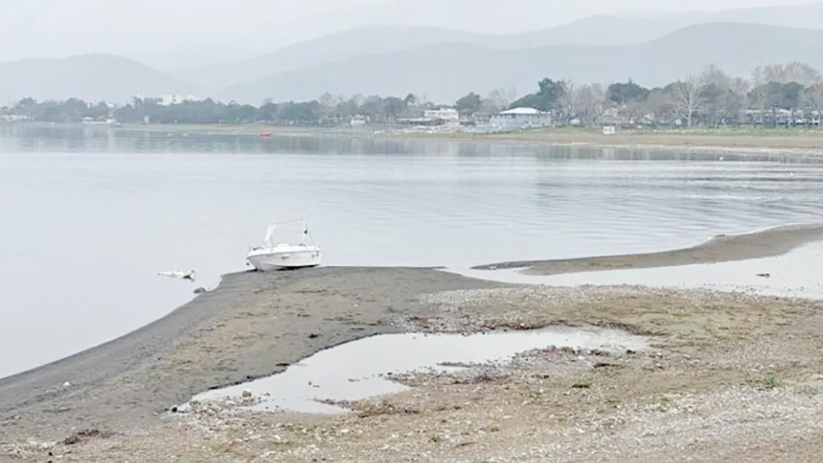 İznik Gölü’nde 200 Metrelik Çekilme Su Kaybı İçin Şeffaf Yönetim Çağrısı 2 iznik-golunde-200-metrelik-cekilme-su-kaybi-icin-seffaf-yonetim-cagrisi-nh7j1Cc9.jpg