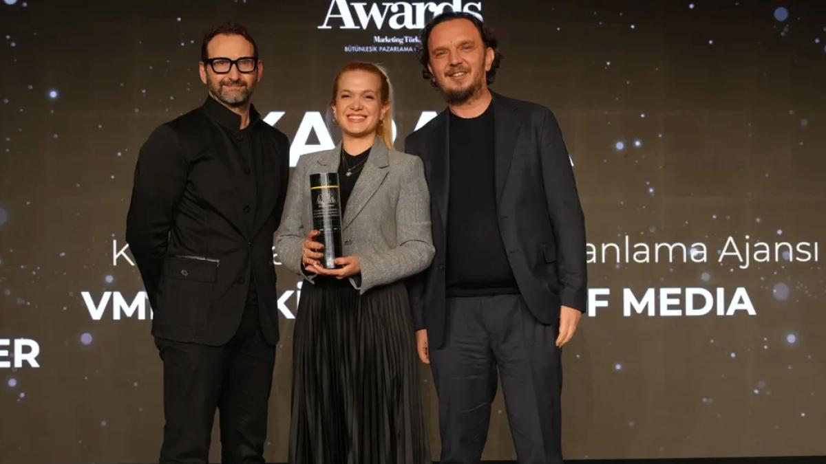 Karaca The ONE Awards’ta züccaciye ve küçük ev aletlerinde zirveyi bırakmadı 2 karaca-the-one-awardsta-zuccaciye-ve-kucuk-ev-aletlerinde-zirveyi-birakmadi-Grrap8Pn.jpg