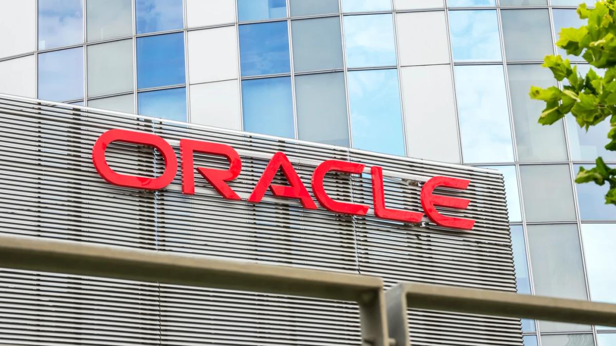 Oracle yapay zekâ yarışında veri merkezi hamlesini 50 milyar dolarlık finansman planıyla güçlendiriyor 2 oracle-yapay-zek-yarisinda-veri-merkezi-hamlesini-50-milyar-dolarlik-finansman-planiyla-guclendiriyor-gDIObItG.jpg