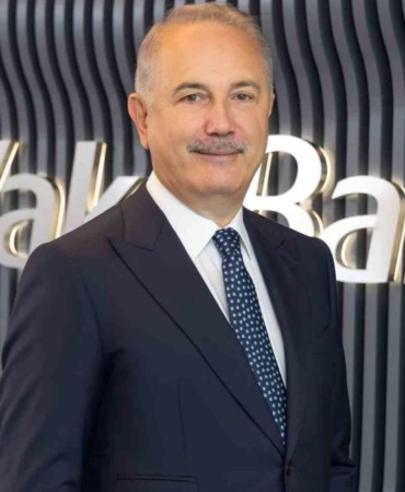 VakıfBank 2025’i güçlü büyüme ve 70 milyar TL net kârla tamamladı 3 vakifbank-2025i-guclu-buyume-ve-70-milyar-tl-net-k-rla-tamamladi-Pa9YLnNc.jpg