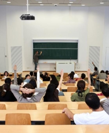 YÖK’ten Denklik ve Yatay Geçişte Kritik Değişiklik Dil Şartı Esnetildi Baraj 90’a Yükseldi 8 yokten-denklik-ve-yatay-geciste-kritik-degisiklik-dil-sarti-esnetildi-baraj-90a-yukseldi-vqrVmBRa.jpg