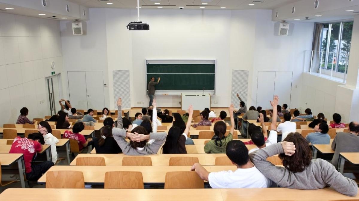 YÖK’ten Denklik ve Yatay Geçişte Kritik Değişiklik Dil Şartı Esnetildi Baraj 90’a Yükseldi 2 yokten-denklik-ve-yatay-geciste-kritik-degisiklik-dil-sarti-esnetildi-baraj-90a-yukseldi-vqrVmBRa.jpg