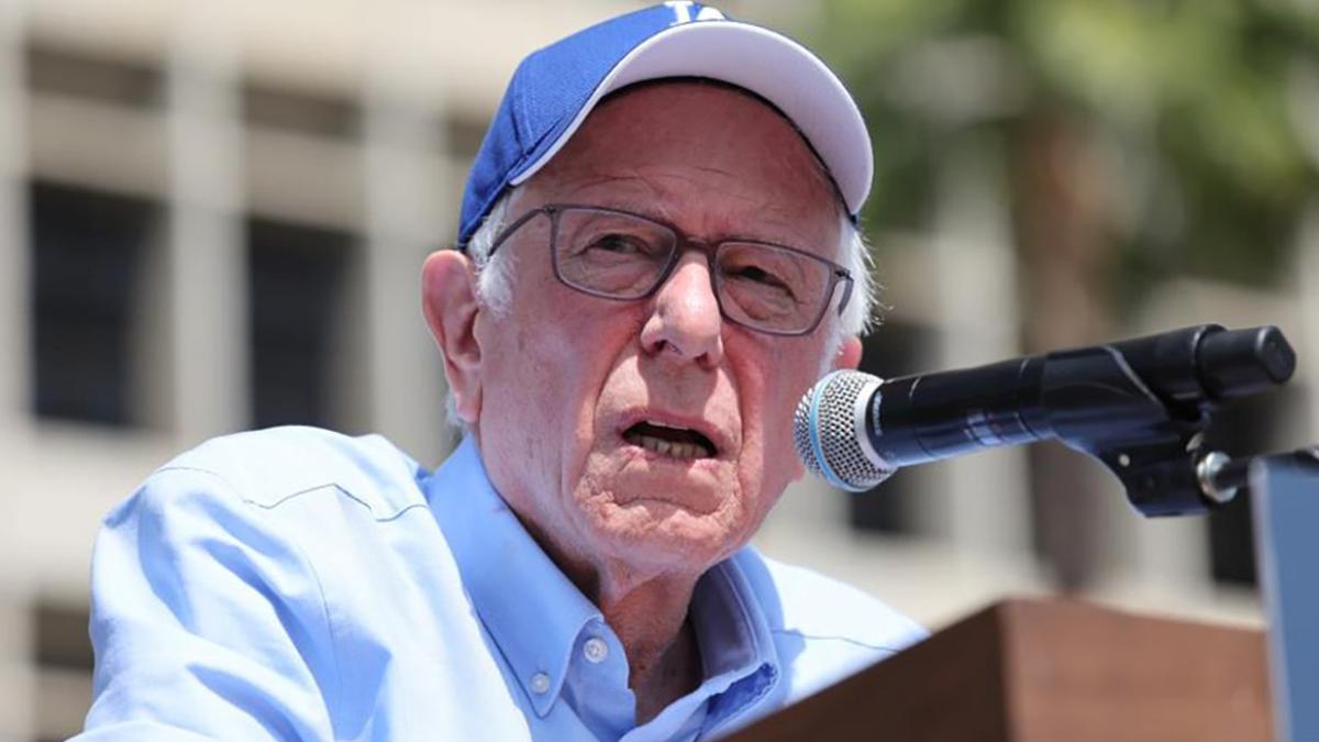 Bernie Sanders’tan İran operasyonu bütçesine sert ret 200 milyar dolara karşı çıktı 2 bernie-sanderstan-iran-operasyonu-butcesine-sert-ret-200-milyar-dolara-karsi-cikti-VFppKWam.jpg
