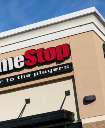 gamestop-gelirleri-dususte-dijital-donusum-baskisi-buyuyor-sNhHQX99.jpg