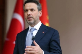 Hürmüz gerilimi sonrası petrol fiyatları dalgalandı Bakan Bayraktar’dan enerji arzı açıklaması 3 hurmuz-gerilimi-sonrasi-petrol-fiyatlari-dalgalandi-bakan-bayraktardan-enerji-arzi-aciklamasi-CkVHMjAR.jpg