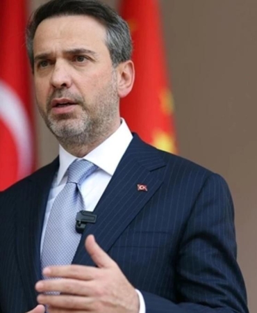 Hürmüz gerilimi sonrası petrol fiyatları dalgalandı Bakan Bayraktar’dan enerji arzı açıklaması 7 hurmuz-gerilimi-sonrasi-petrol-fiyatlari-dalgalandi-bakan-bayraktardan-enerji-arzi-aciklamasi-CkVHMjAR.jpg