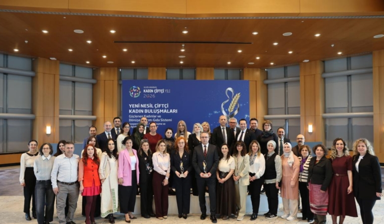 İş Bankası ve FAO kadın çiftçiler için güçlerini birleştirdi 1 is-bankasi-ve-fao-kadin-ciftciler-icin-guclerini-birlestirdi-3WuUVWh8.jpg