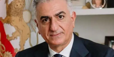 riza-pehleviden-rejim-cikisi-islam-cumhuriyeti-fiilen-sona-erdi-SyKYiRBp.jpg