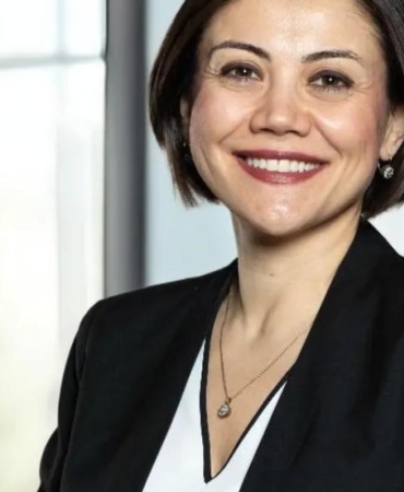 turk-egitim-vakfinda-ust-duzey-atama-melike-kocoglu-genel-mudur-oldu-K1VLer4J.jpg