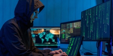 Yeni yapay zekâ modeli bankacılık sektörünü alarma geçirdi siber riskler büyüyor 2 yeni-yapay-zek-modeli-bankacilik-sektorunu-alarma-gecirdi-siber-riskler-buyuyor-XED1IFGe.jpg