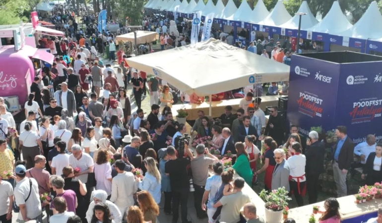 Foodfest Antalya’ya Yoğun İlgi Mehmet Yalçınkaya ve Ünlü Şefler Gastronomi Şöleni Yaşattı 6 foodfest-antalyaya-yogun-ilgi-mehmet-yalcinkaya-ve-unlu-sefler-gastronomi-soleni-yasatti-zu79svEa.jpg