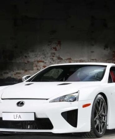 lexus-lfa-turkiye-turnesinde-otomobil-tutkunlarinin-ilgi-odagi-oldu-w9cTszjX.jpg