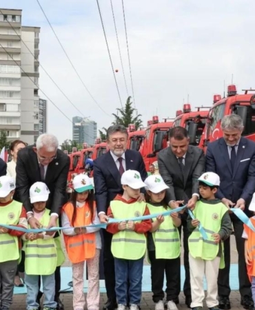 Orman Yangınlarıyla Mücadelede Yeni Dönem OGM 101 Yeni Aracı Görev Yerlerine Uğurladı 8 orman-yanginlariyla-mucadelede-yeni-donem-ogm-101-yeni-araci-gorev-yerlerine-ugurladi-CafOWa4V.jpg