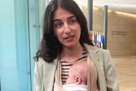 AB Bakanlar Toplantısında Bir İlk: İsveçli Bakan 3 Aylık Bebeğiyle Katıldı 1 ab-bakanlar-toplantisinda-bir-ilk-isvecli-bakan-3-aylik-bebegiyle-katildi-C51ENfgL.jpg