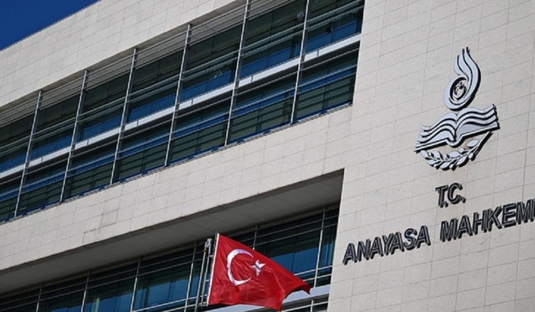 AYM’den Süresiz Nafaka Kararı Mevcut Düzenleme İptal Edildi 1 aymden-suresiz-nafaka-karari-mevcut-duzenleme-iptal-edildi-9H5PQiCY.jpg