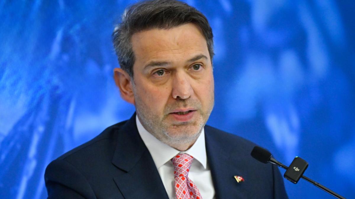 bakan-bayraktar-bm-genel-sekreteri-guterres-ile-kuresel-enerji-donusumunu-gorustu-BfALCtgr.jpg