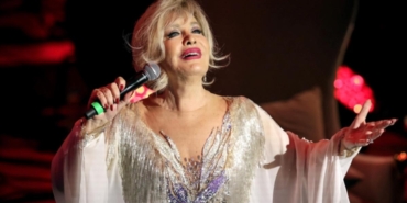 Emel Sayın Konserlerini Erteledi Hayranlarını Endişelendiren Açıklama 5 emel-sayin-konserlerini-erteledi-hayranlarini-endiselendiren-aciklama-5xOOEhbg.jpg