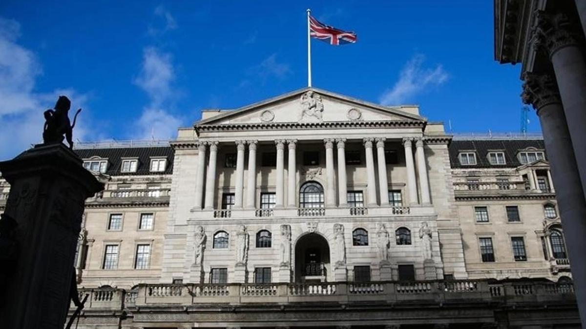 İngiltere Merkez Bankası Faizi Sabit Tuttu, Enflasyon Risklerine Karşı Temkinli Mesaj Verdi 2 ingiltere-merkez-bankasi-faizi-sabit-tuttu-enflasyon-risklerine-karsi-temkinli-mesaj-verdi-LE8djW1G.jpg