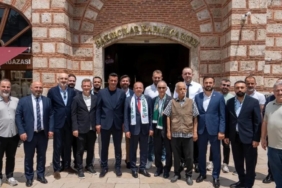 Özer Matlı BTSO Seçim Sürecine Tarihi Çarşı ve Hanlar Bölgesi’nden Başladı 1 ozer-matli-btso-secim-surecine-tarihi-carsi-ve-hanlar-bolgesinden-basladi-ys7KVOZb.jpg