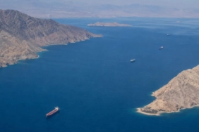 Hürmüz Boğazı'nda Gemi Trafiği Çakıldı: LNG Tankerleri Tamamen Kayboldu 1 hurmuz-bogazinda-gemi-trafigi-cakildi-lng-tankerleri-tamamen-kayboldu-Dy5Oxd6f.jpg