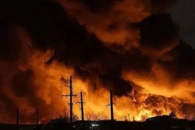 İran'ın Güneyinde Peş Peşe Patlamalar: Birçok Kentten Sesler Duyuldu 2 iranin-guneyinde-pes-pese-patlamalar-bircok-kentten-sesler-duyuldu-phpn7WEl.jpg