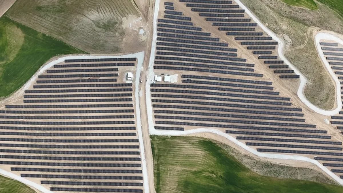 Otokar'dan Temiz Enerji Hamlesi: Malatya'daki 10 MW'lık GES Devreye Alındı 2 otokardan-temiz-enerji-hamlesi-malatyadaki-10-mwlik-ges-devreye-alindi-I4BtuMgF.jpg