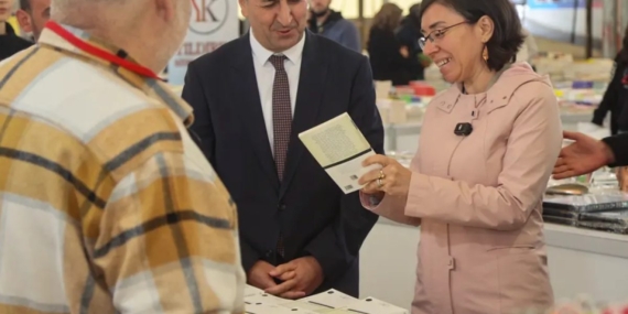 Uşak Kitap Fuarı Yayınevleri ve Yazarları Okurlarla Buluşturuyor