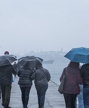 AKOM’dan İstanbul İçin Kuvvetli Yağış ve Fırtına Uyarısı 16 akomdan-istanbul-icin-kuvvetli-yagis-ve-firtina-uyarisi-lRmKxh83.jpg