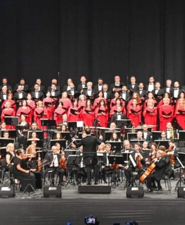 Ankara'da Cumhuriyet'in 103. Yılına Özel Türk Dünyası Konserinde 400 Sanatçı Buluştu 11 ankarada-cumhuriyetin-103-yilina-ozel-turk-dunyasi-konserinde-400-sanatci-bulustu-e73YHShq.jpg