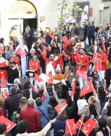 Kadıköy'de 29 Ekim Coşkusu 19 Ekim'de Başlıyor, Bağdat Caddesi'nde Büyük Cumhuriyet Yürüyüşü Düzenlenecek 12 kadikoyde-29-ekim-coskusu-19-ekimde-basliyor-bagdat-caddesinde-buyuk-cumhuriyet-yuruyusu-duzenlenecek-TtYFmLId.jpg