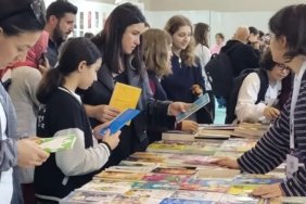 Samsun Kitap Fuarı Kapılarını Açtı, 500 Bin Kitap ve 300'ü Aşkın Yazar Okurlarla Buluşuyor 4 samsun-kitap-fuari-kapilarini-acti-500-bin-kitap-ve-300u-askin-yazar-okurlarla-bulusuyor-wYKhRIar.jpg